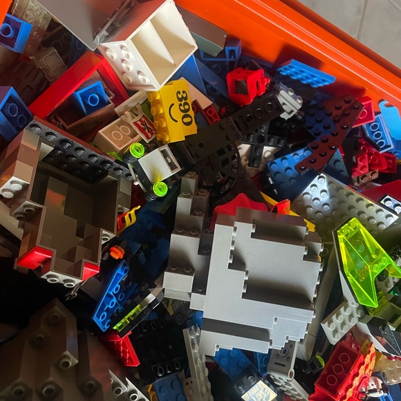 Colorful Building Block Figures Set - Picture 9 of 14